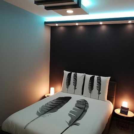 Appartement Moderne Avec Balneotherapie แม-เล-แบ็ง ภายนอก รูปภาพ